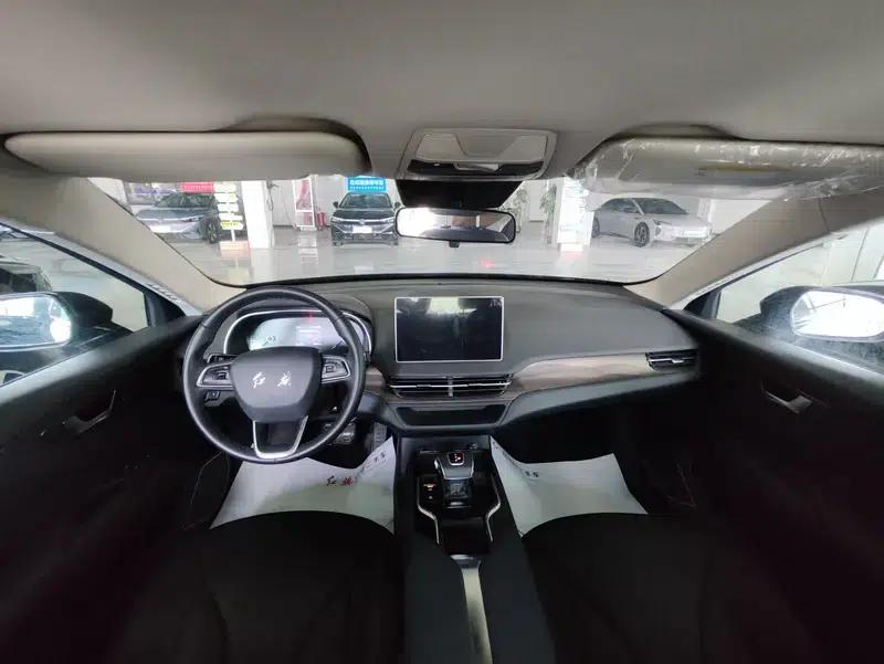 Hongqi E-QM5 2023 Facelift Basic Travel Edition — миниатюра 5