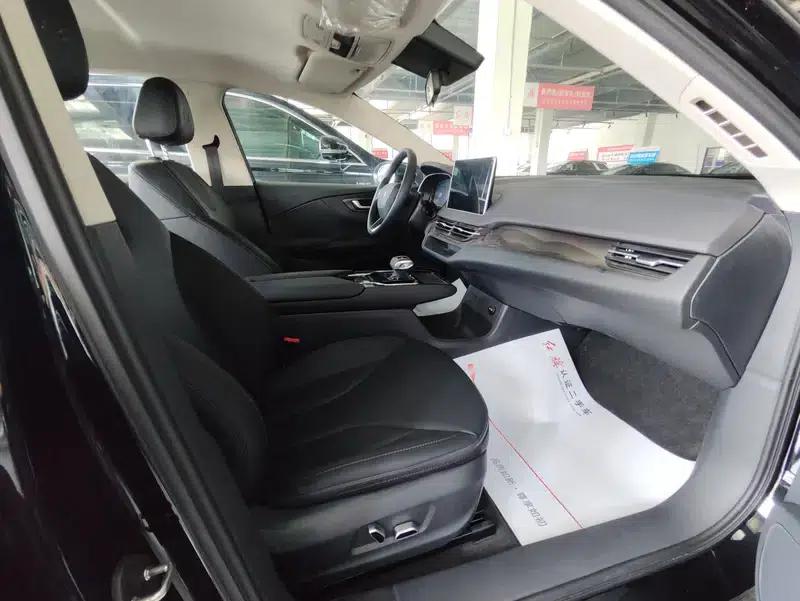 Hongqi E-QM5 2023 Facelift Basic Travel Edition — миниатюра 8