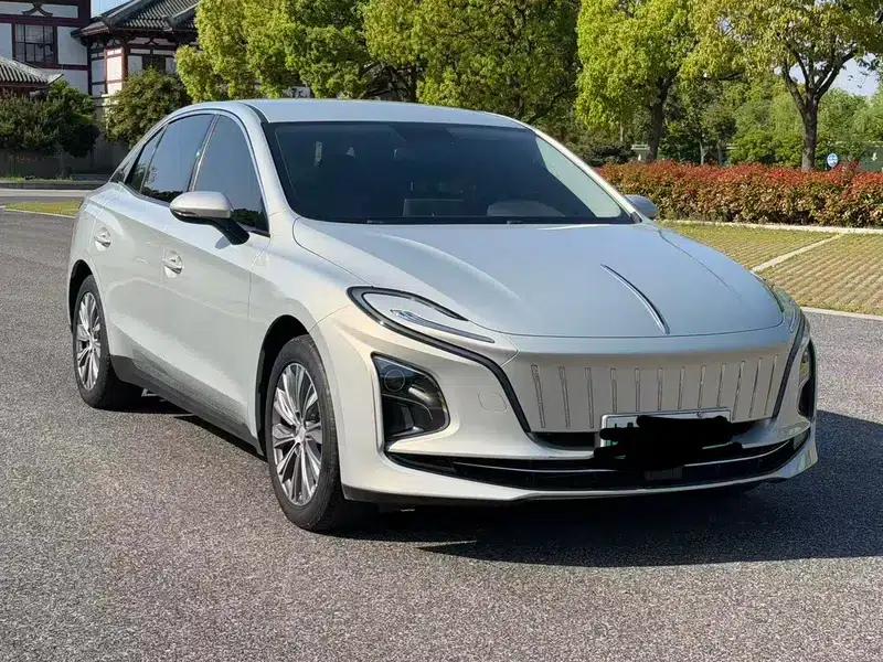 Hongqi E-QM5 2022 Model, 431km Charging Range Enjoy Edition, 5 Seats — миниатюра 3