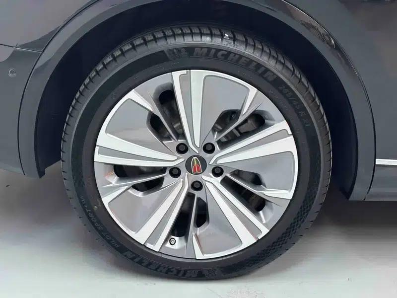 Hongqi E-HS9 2022 Model 690km Flagship Edition (Six Seats) — миниатюра 15