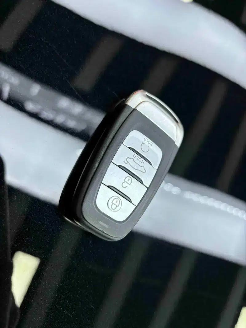 Hongqi E-HS9 2022 Model 690km Flagship Edition (Six Seats) — миниатюра 43