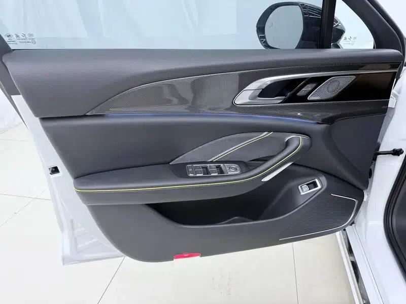 Hongqi H6 2024 2.0T Premium Edition — миниатюра 8