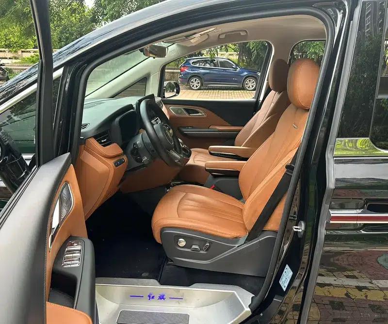 Hongqi HQ9 PHEV 2024 Four-Wheel Drive Business Edition — миниатюра 9