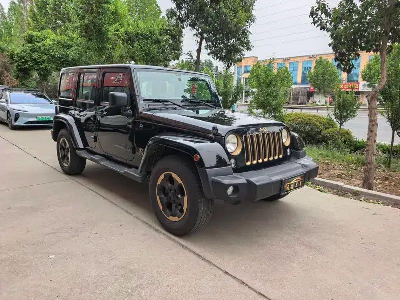2014 Jeep Wrangler 3.6L Dragon Edition — миниатюра 3