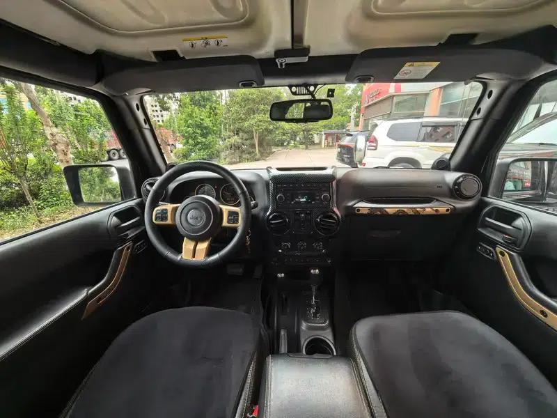 2014 Jeep Wrangler 3.6L Dragon Edition — миниатюра 7