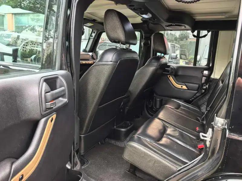 2014 Jeep Wrangler 3.6L Dragon Edition — миниатюра 10