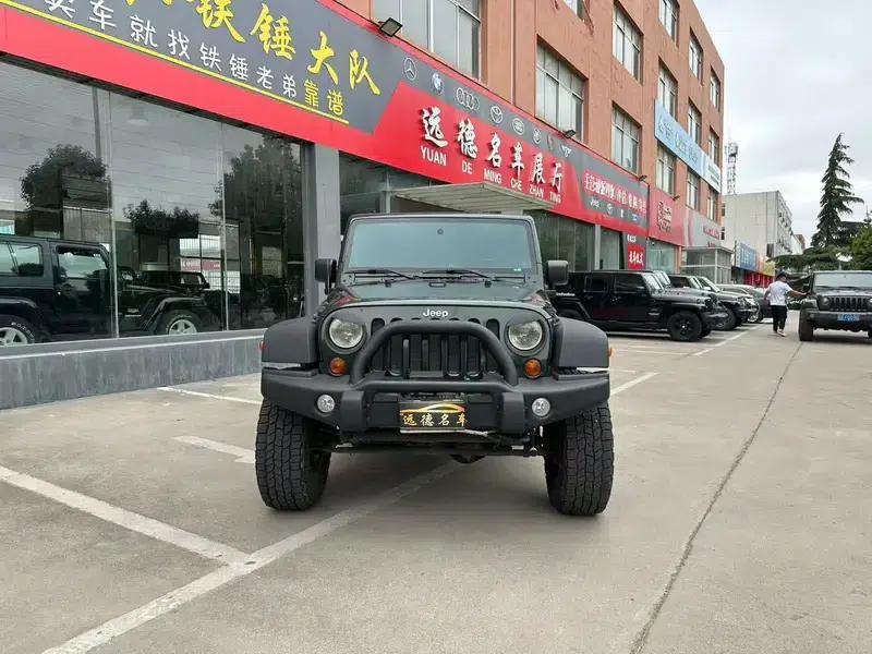 2010 Jeep Wrangler 3.8L Rubicon Two-Door — миниатюра 2