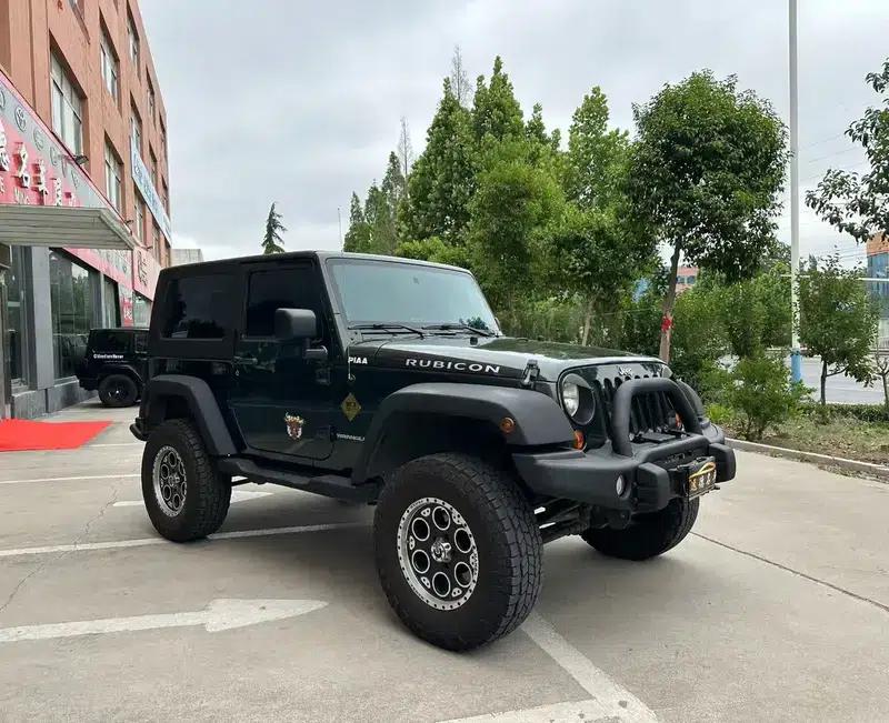 2010 Jeep Wrangler 3.8L Rubicon Two-Door — миниатюра 3