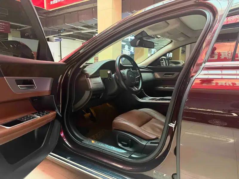 2018 Jaguar XFL 2.0T 250PS Luxury Edition — миниатюра 8