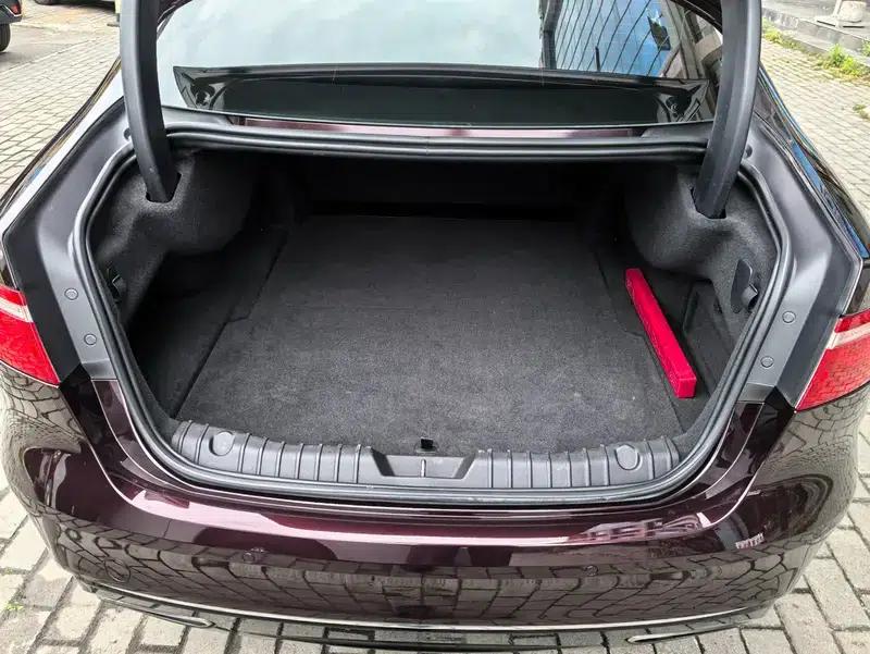 2017 Jaguar XFL 2.0T 240PS Luxury Edition — миниатюра 13