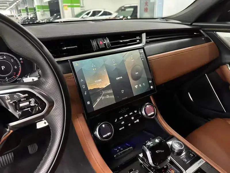 Jaguar XFL 2021 2.0T P250 AWD Obsidian Black Sport Edition — миниатюра 10