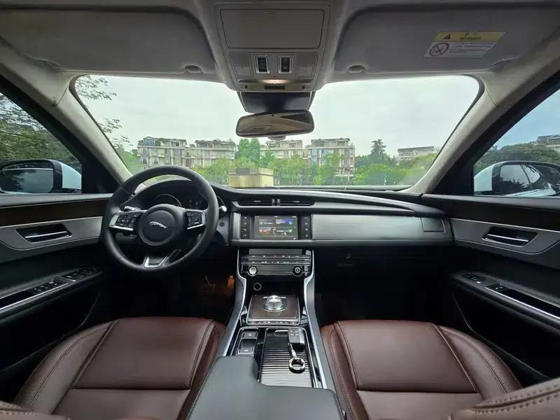 2018 Jaguar XFL 2.0T 200PS Elite Edition — миниатюра 11
