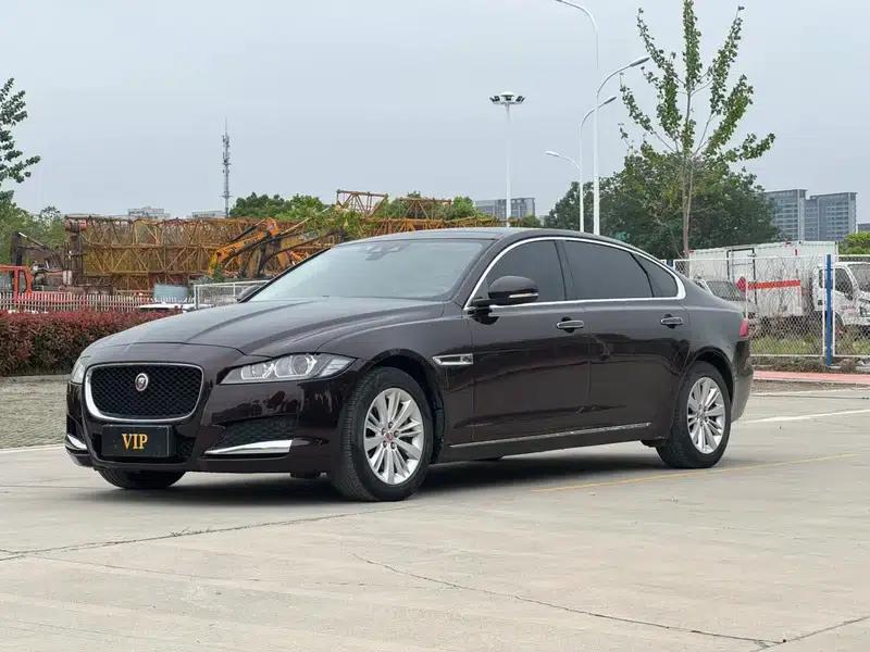 2017 Jaguar XFL 2.0T 240PS Premium Edition — миниатюра 1