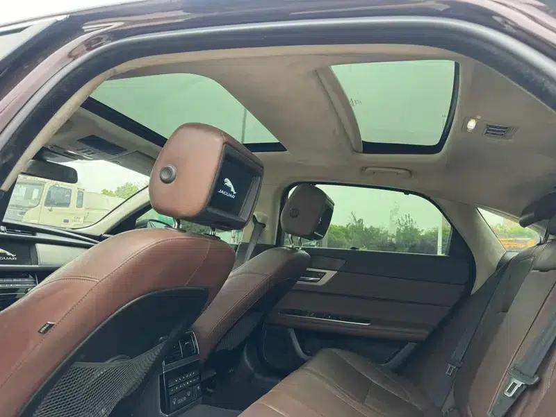 2017 Jaguar XFL 2.0T 240PS Premium Edition — миниатюра 10