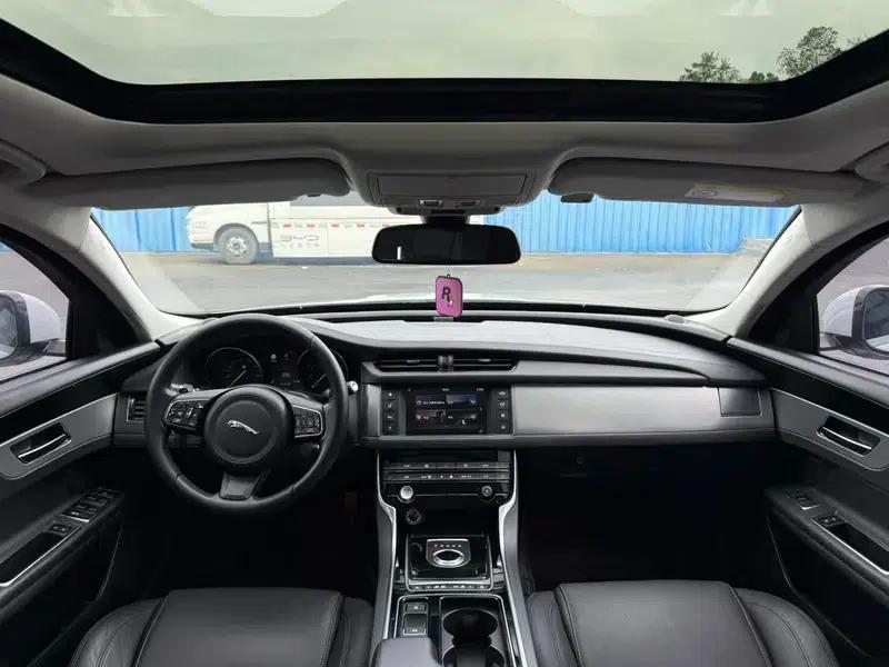 2017 Jaguar XFL 2.0T 200PS Elegance Edition — миниатюра 7