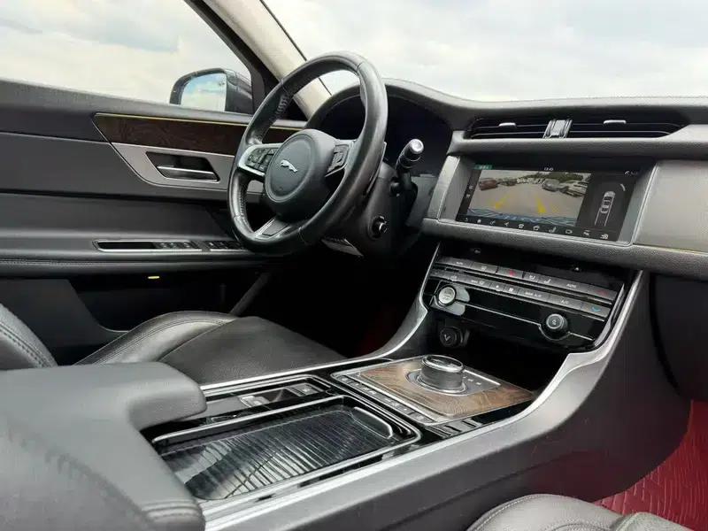 2018 Jaguar XFL 2.0T 250PS Luxury Edition — миниатюра 8