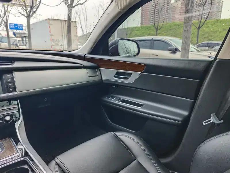 2017 Jaguar XFL 2.0T 200PS Elegance Edition — миниатюра 11
