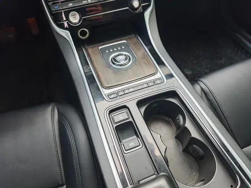 2017 Jaguar XFL 2.0T 200PS Elegance Edition — миниатюра 8
