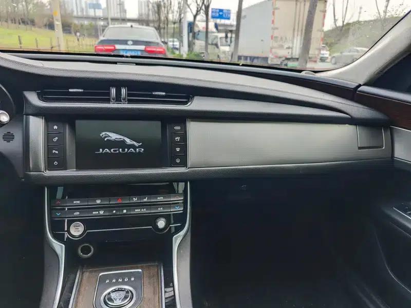 2017 Jaguar XFL 2.0T 200PS Elegance Edition — миниатюра 9