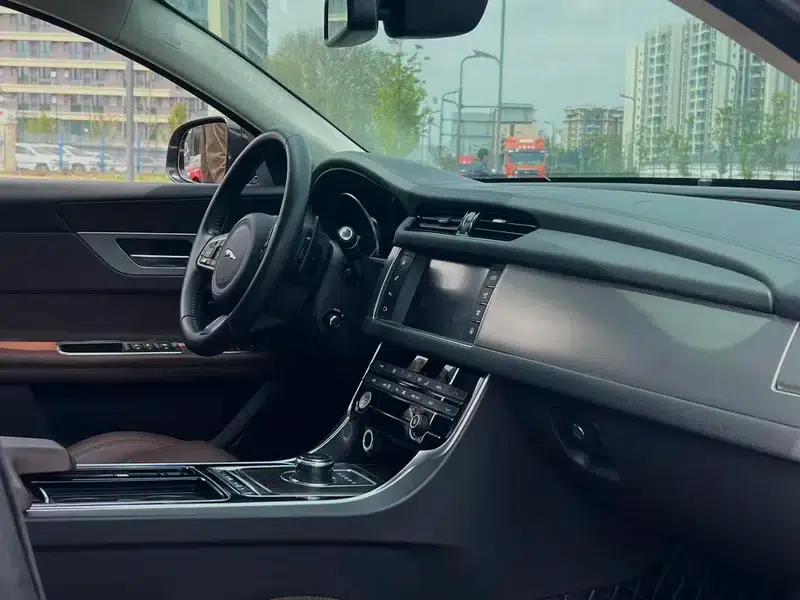 2017 Jaguar XFL 2.0T 240PS Luxury Edition — миниатюра 12