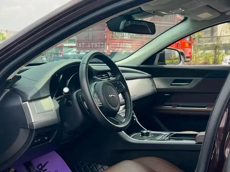 2017 Jaguar XFL 2.0T 240PS Luxury Edition — миниатюра 13
