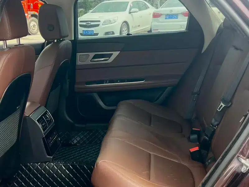 2017 Jaguar XFL 2.0T 240PS Luxury Edition — миниатюра 14