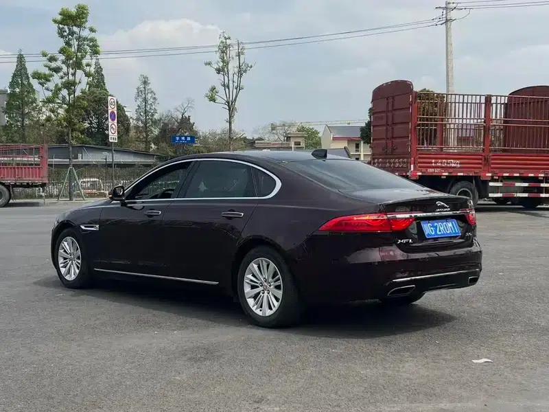 2017 Jaguar XFL 2.0T 240PS Luxury Edition — миниатюра 4