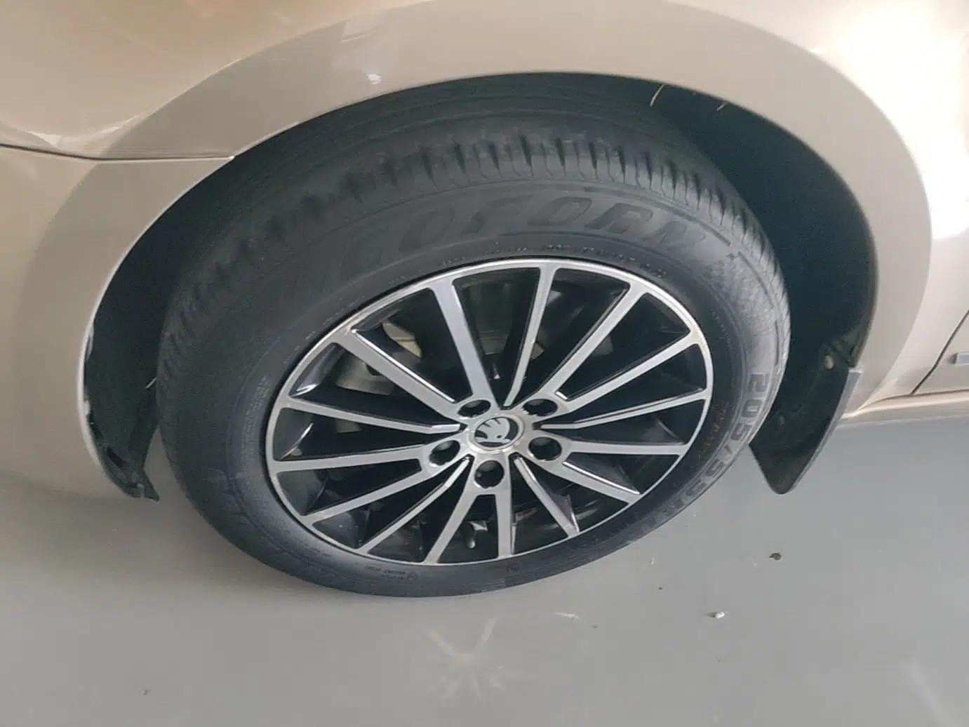 Skoda Octavia 2019 1.5L Automatic Smart Drive Luxury Edition China VI Standard — миниатюра 10