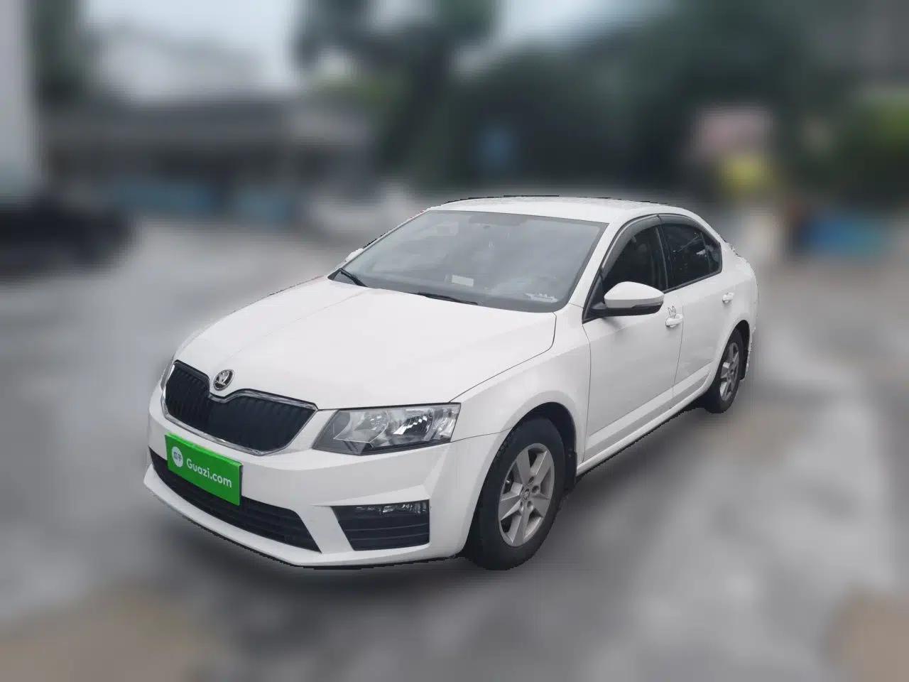 Skoda Octavia 2017 Classic Model 1.6L Automatic Standard Edition — миниатюра 1