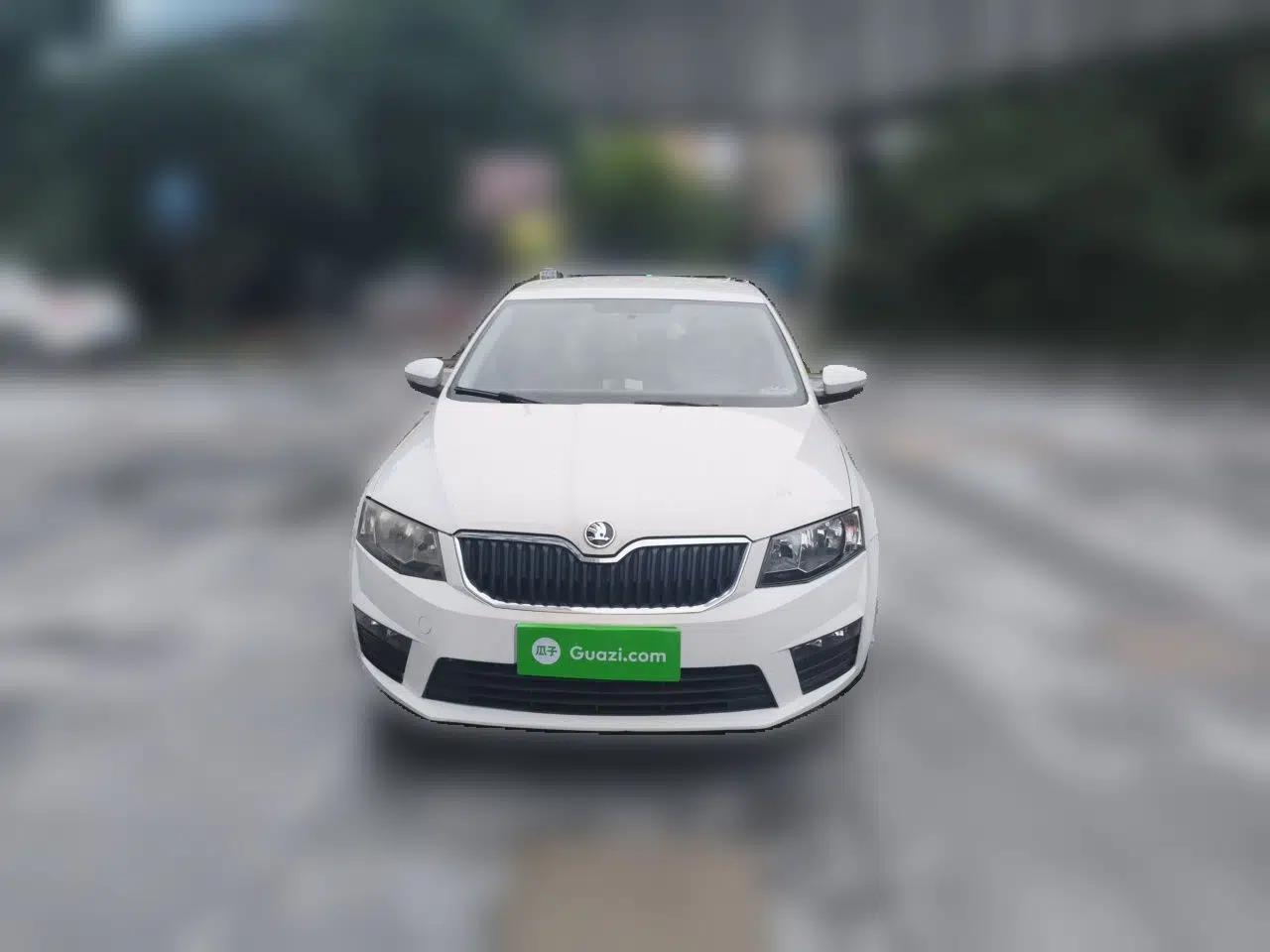 Skoda Octavia 2017 Classic Model 1.6L Automatic Standard Edition — миниатюра 2