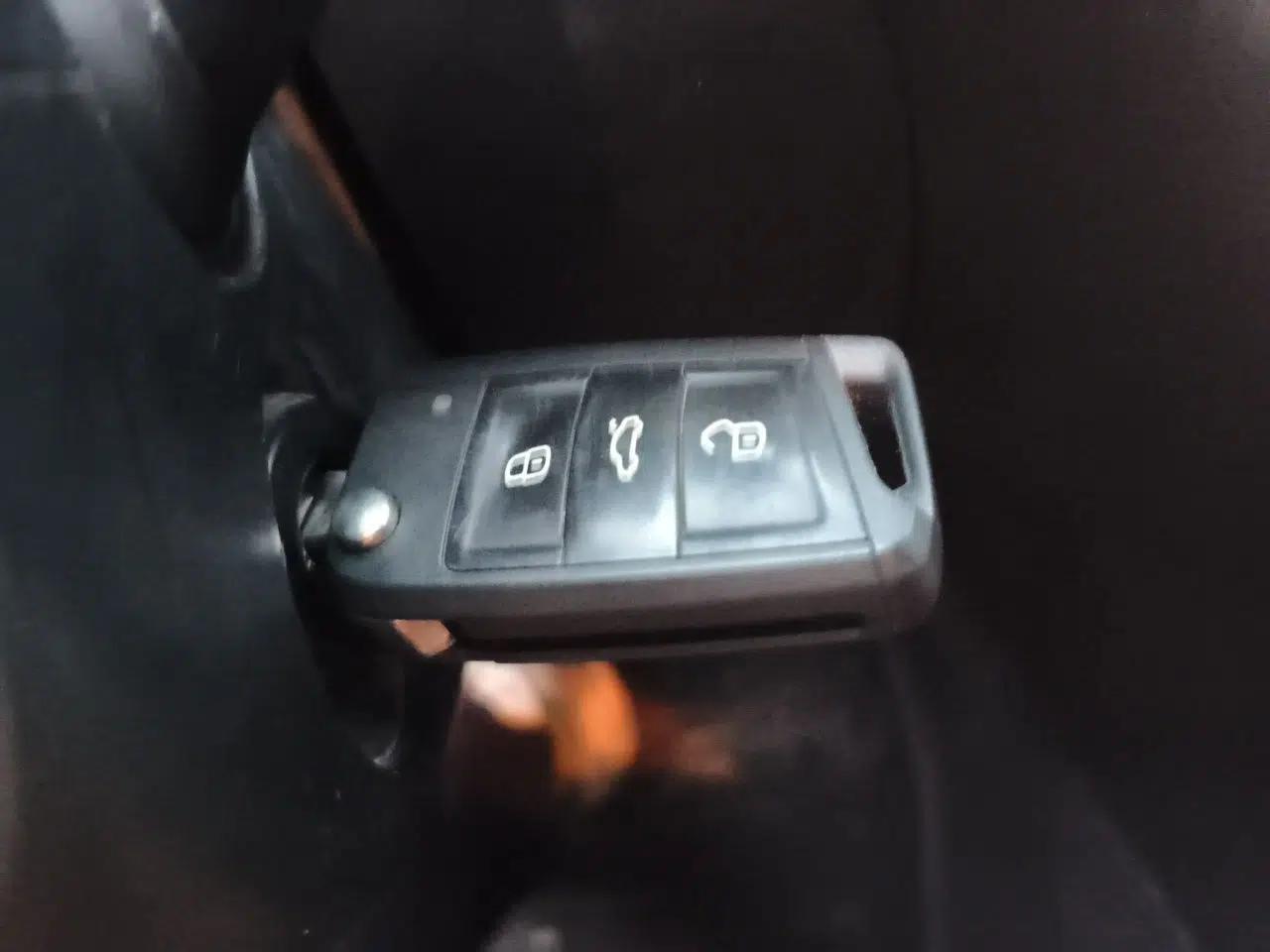 Skoda Octavia 2017 Classic Model 1.6L Automatic Standard Edition — миниатюра 17