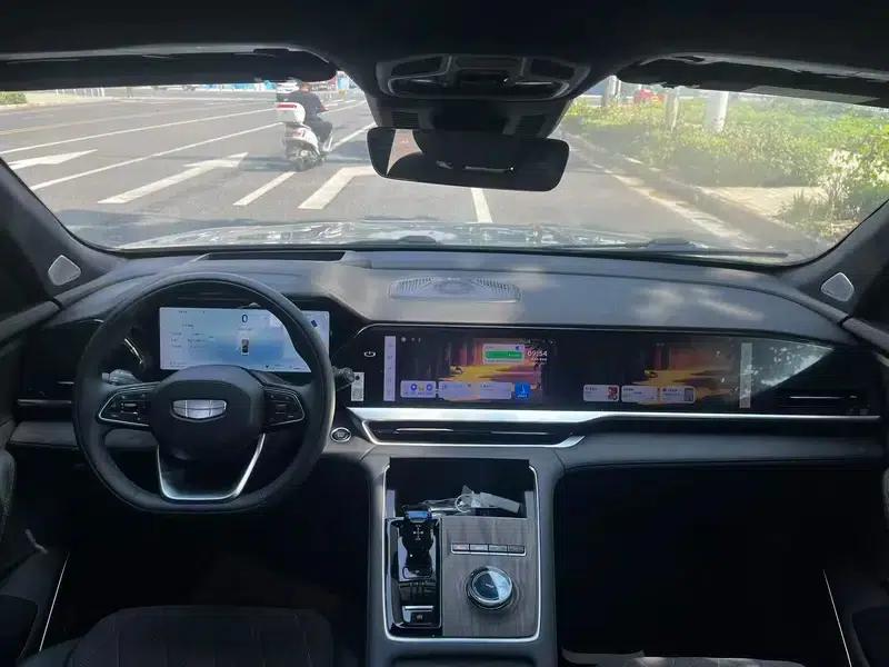 Geely Xingyue L 2025 2.0TD High-Power Automatic Two-Wheel Drive Oriental Star Edition — миниатюра 7