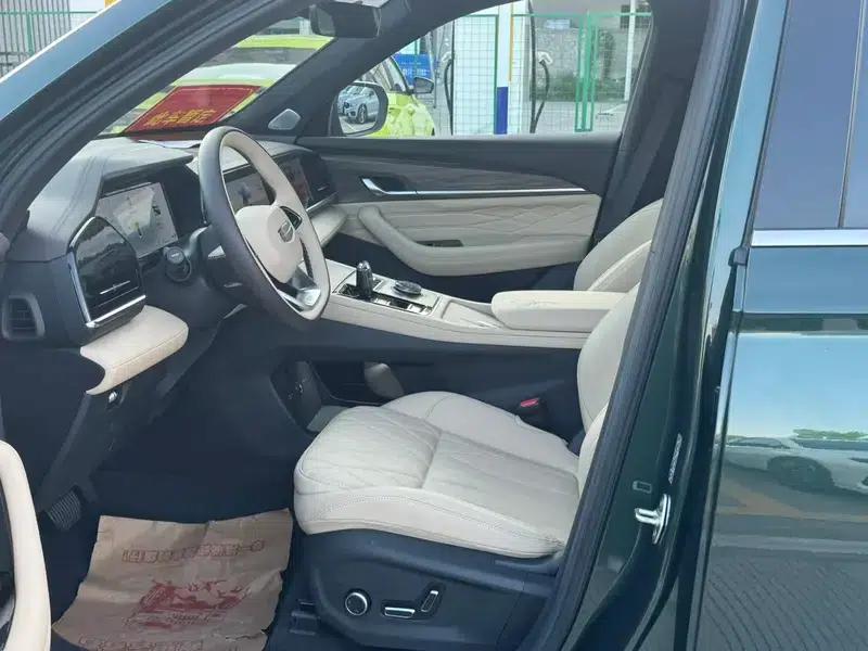 Geely Xingyue L 2025 2.0TD High-Power Automatic Four-Wheel Drive Oriental Moon Edition — миниатюра 11