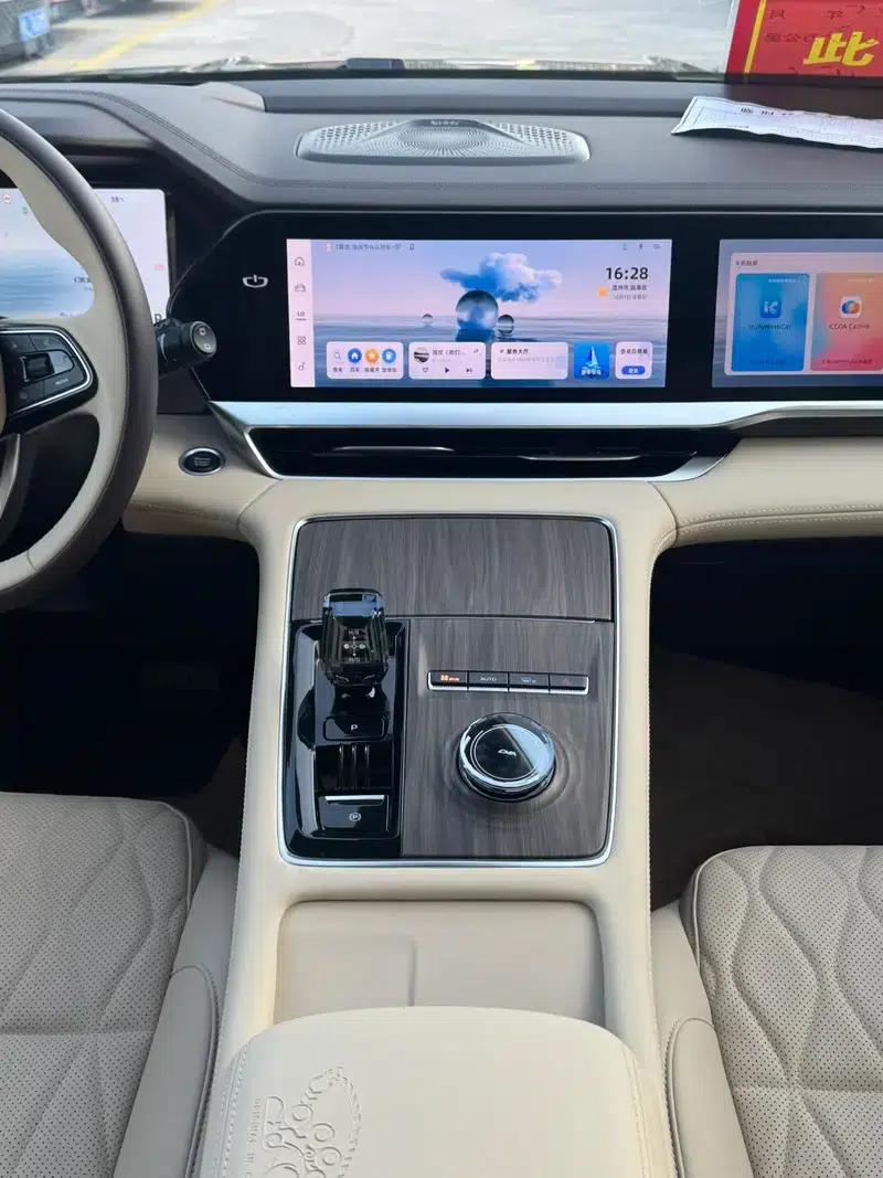 Geely Xingyue L 2025 2.0TD High-Power Automatic Four-Wheel Drive Oriental Moon Edition — миниатюра 9