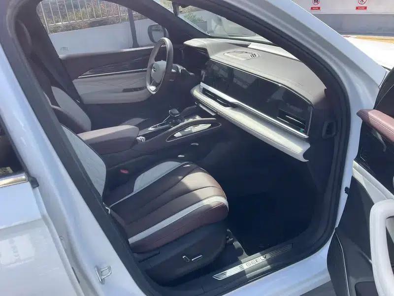 Geely Xingyue L 2024 2.0TD High-Power Automatic Two-Wheel Drive Cloud Edition — миниатюра 7