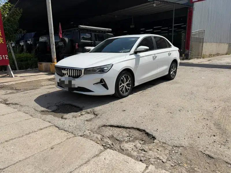Geely Emgrand 2025 4th Generation 1.5L CVT Dragon Edition — миниатюра 1