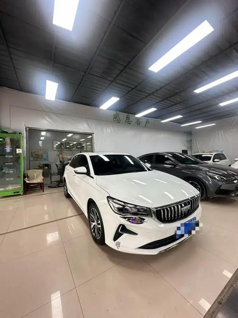 Geely Emgrand 2025 4th Generation 1.5L CVT Dragon Edition — миниатюра 3