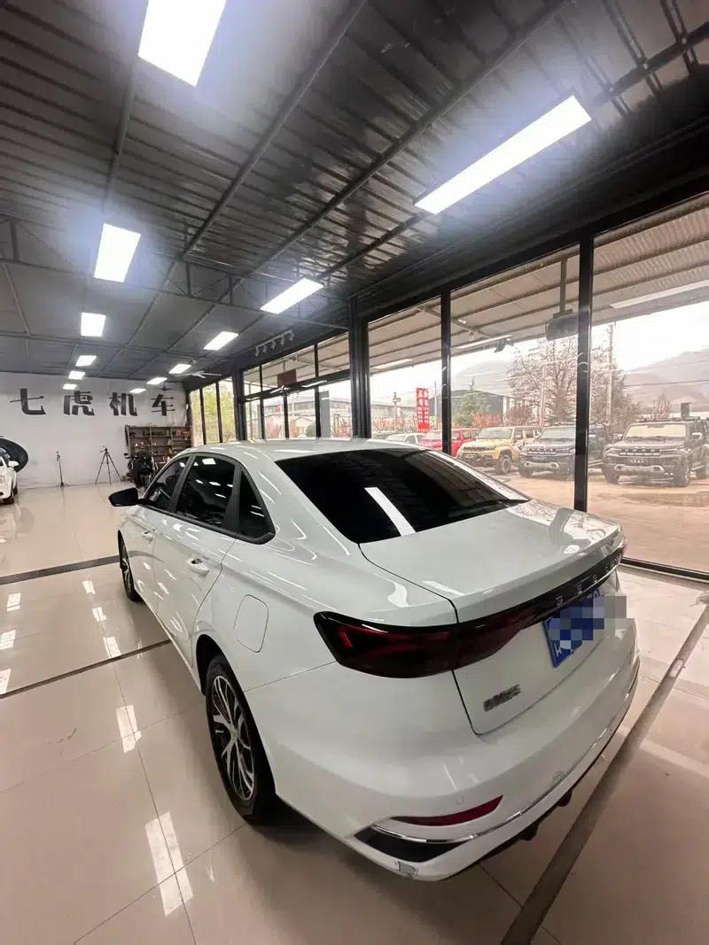 Geely Emgrand 2025 4th Generation 1.5L CVT Dragon Edition — миниатюра 4