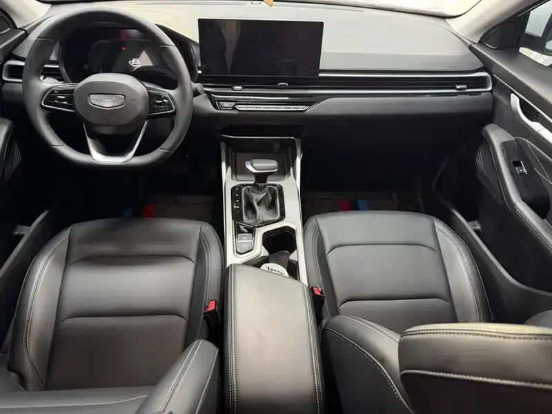 Geely Emgrand 2025 4th Generation 1.5L CVT Dragon Edition — миниатюра 7