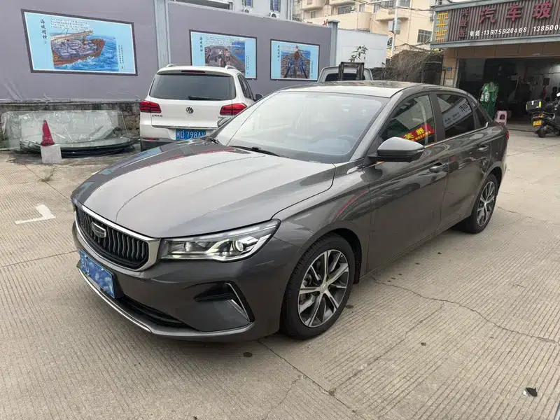 Geely Emgrand 2022 4th Generation 1.5L CVT Flagship Edition — миниатюра 1