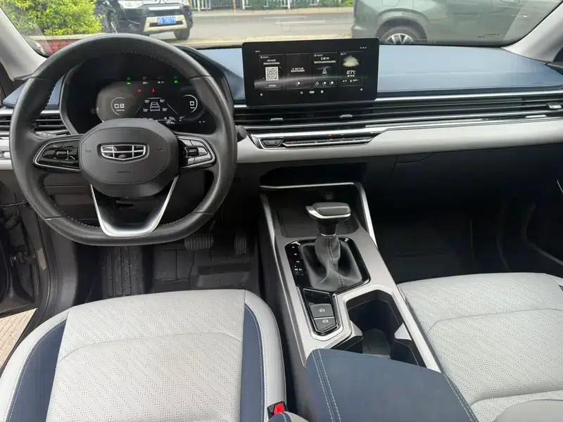 Geely Emgrand 2022 4th Generation 1.5L CVT Flagship Edition — миниатюра 7