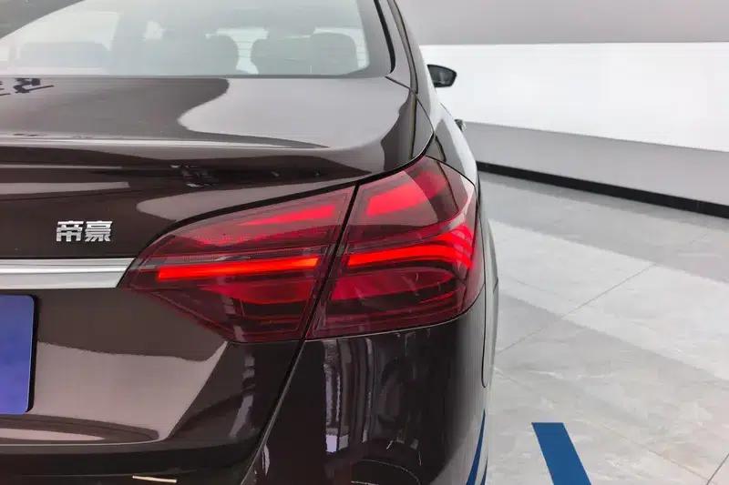 Geely Emgrand 2018 1.5L CVT Upward Connected Edition — миниатюра 5