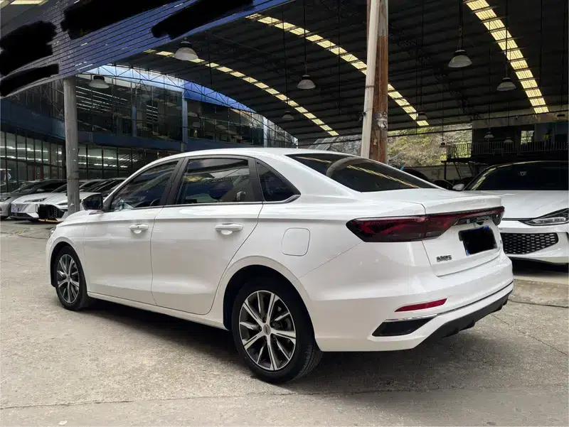 Geely Emgrand 2022 4th Generation 1.5L CVT Flagship Edition — миниатюра 5
