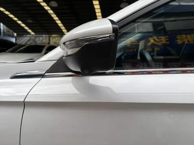 Geely Emgrand 2022 4th Generation 1.5L CVT Flagship Edition — миниатюра 9