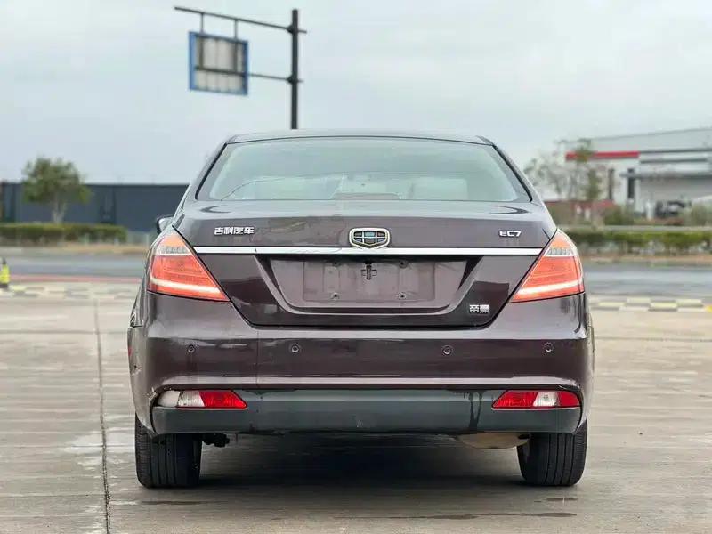 Geely Emgrand 2014 Sedan 1.5L Manual Elite — миниатюра 5