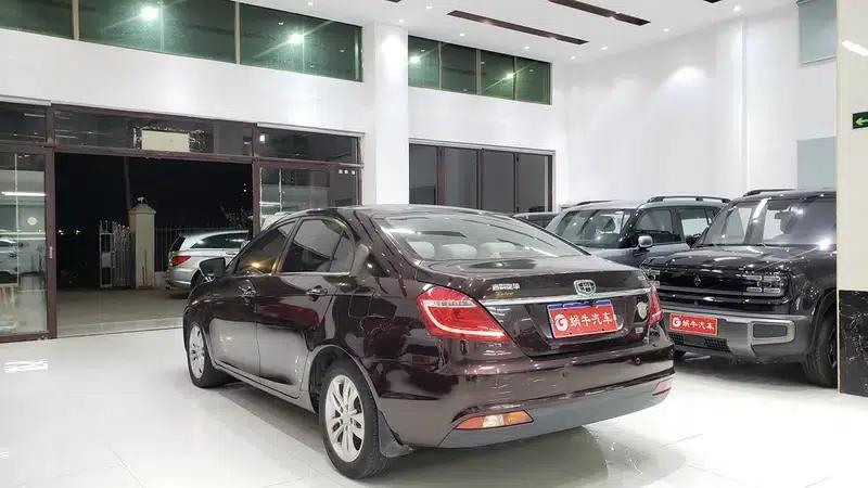 Geely Emgrand 2016 Sedan 1.5L Manual Fashion Edition — миниатюра 5