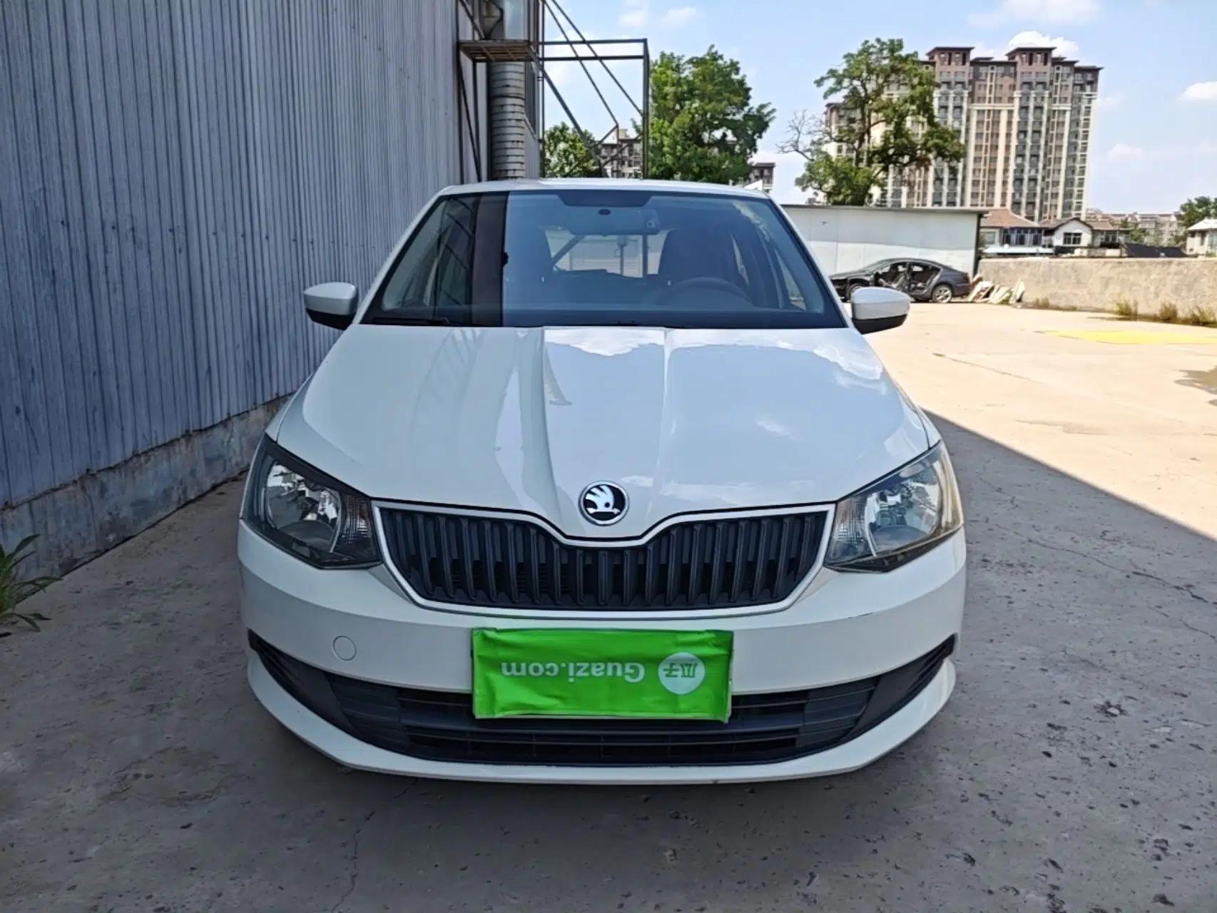 Skoda Fabia 2017 1.4L Automatic Car Enjoy Edition — миниатюра 2