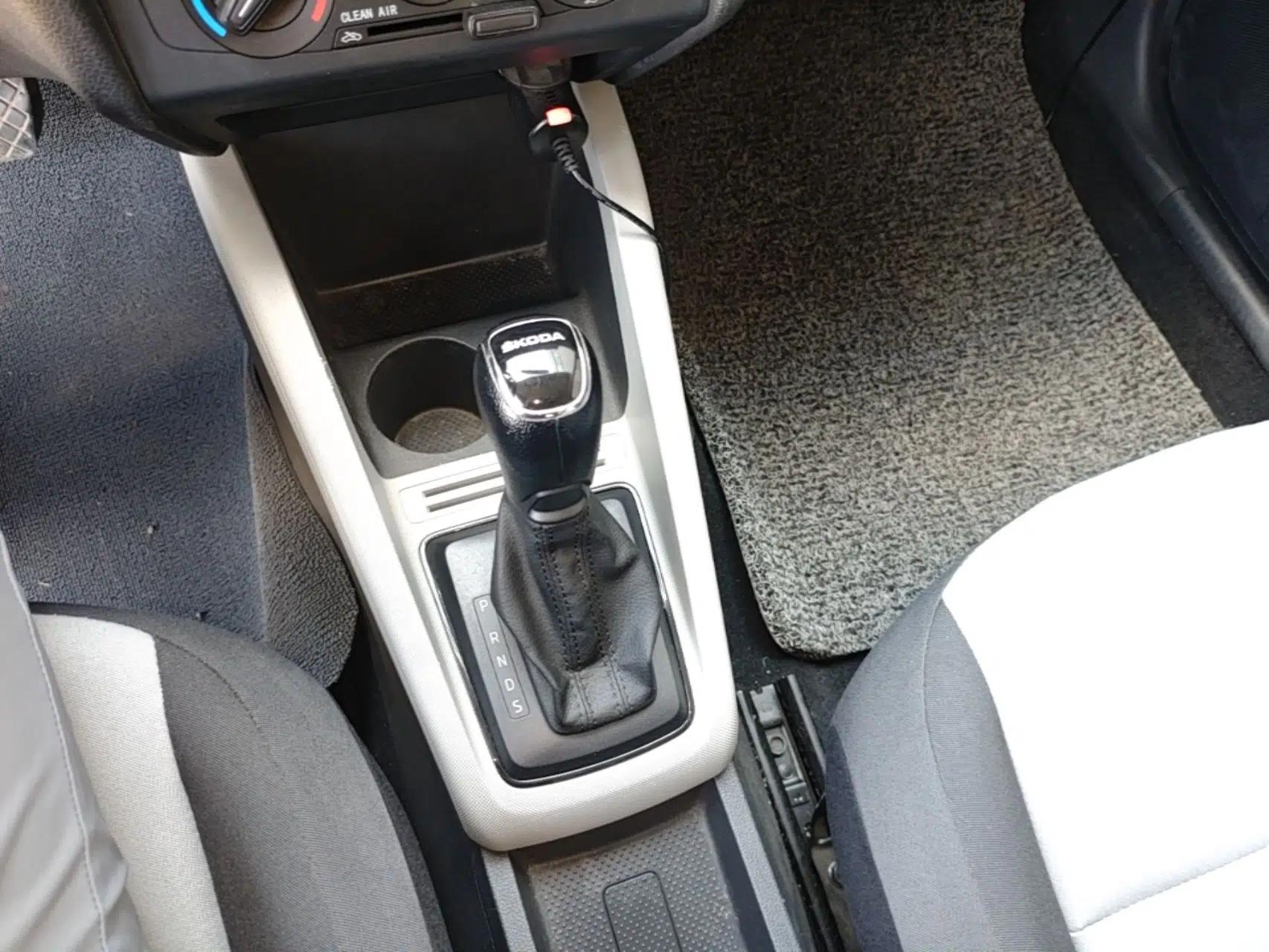 Skoda Fabia 2017 1.4L Automatic Car Enjoy Edition — миниатюра 21