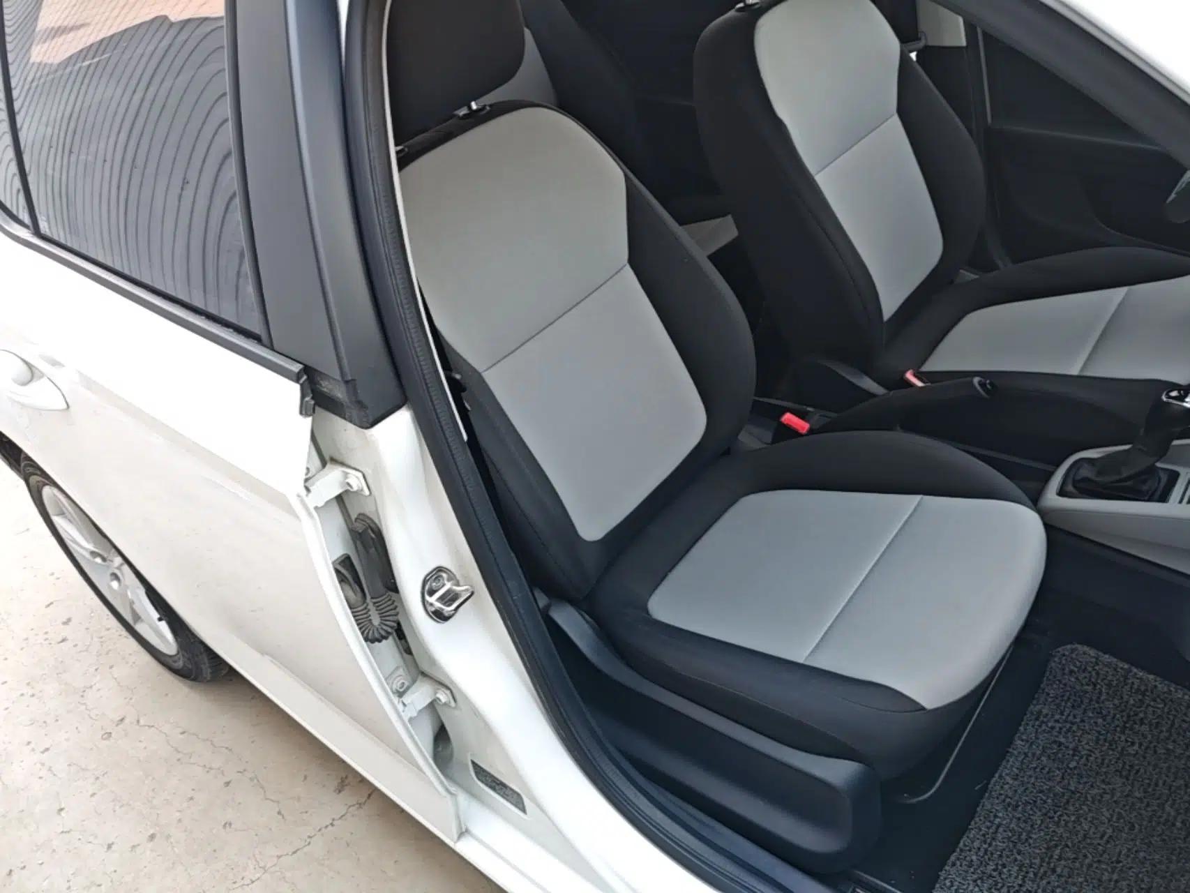 Skoda Fabia 2017 1.4L Automatic Car Enjoy Edition — миниатюра 24
