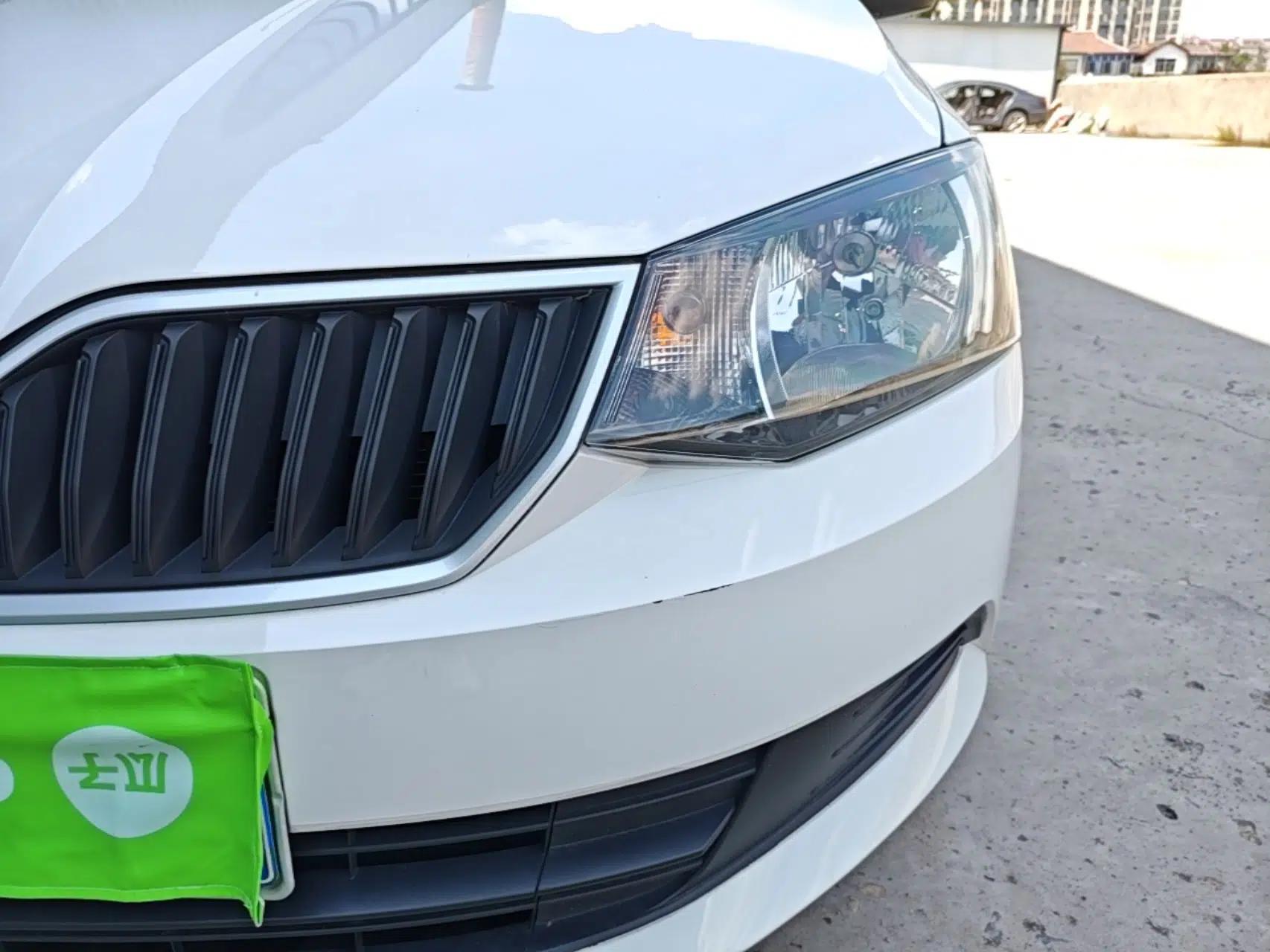 Skoda Fabia 2017 1.4L Automatic Car Enjoy Edition — миниатюра 8